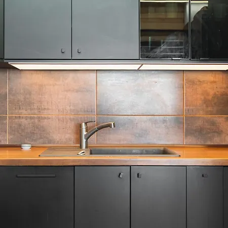 Sky View Family アパート